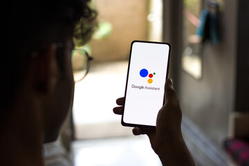 Google Assistant displaying the latest Marketing Trends 2024 on a digital screen, symbolizing the future of technology in marketing.